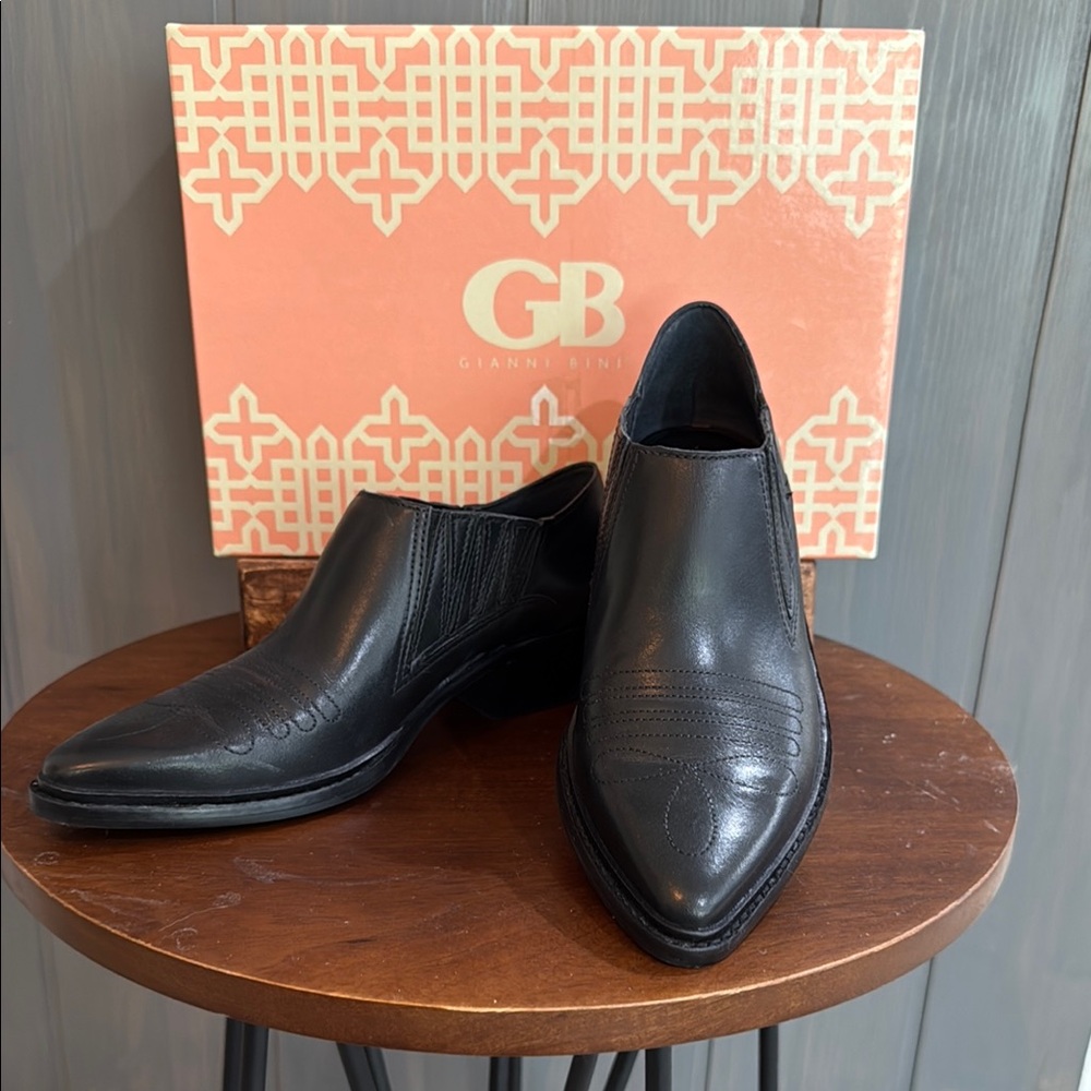 Gianni Bini Black Leather Loafers Slip-Ons